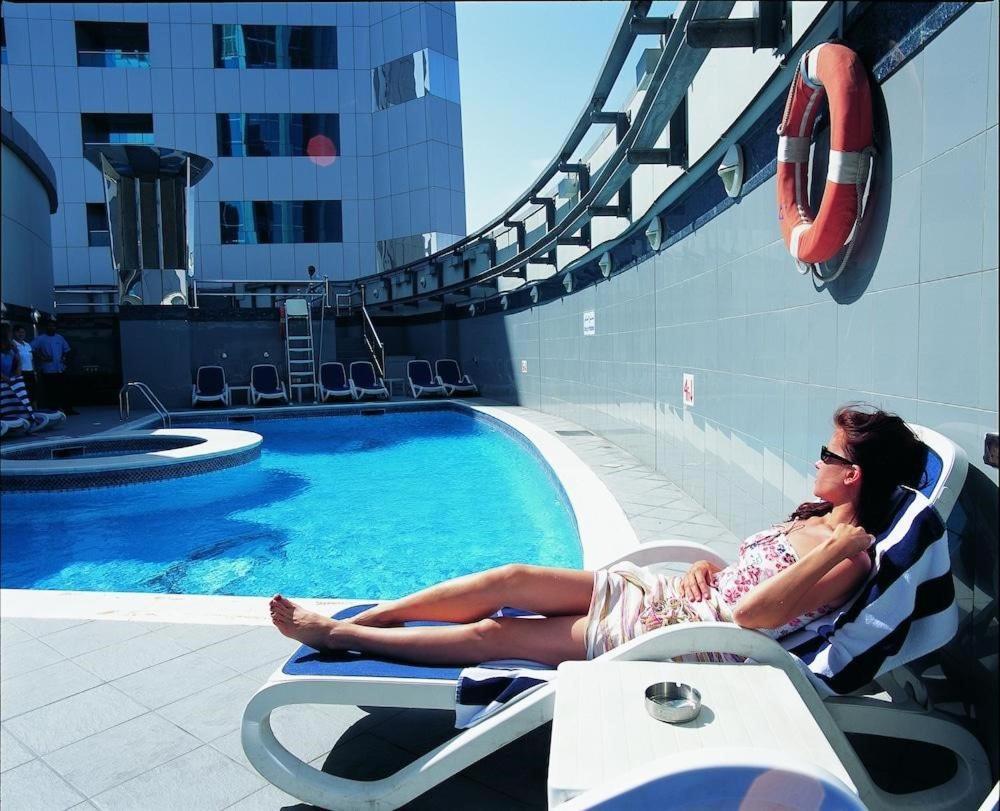 Royal Concorde Hotel & Suite Dubai Buitenkant foto