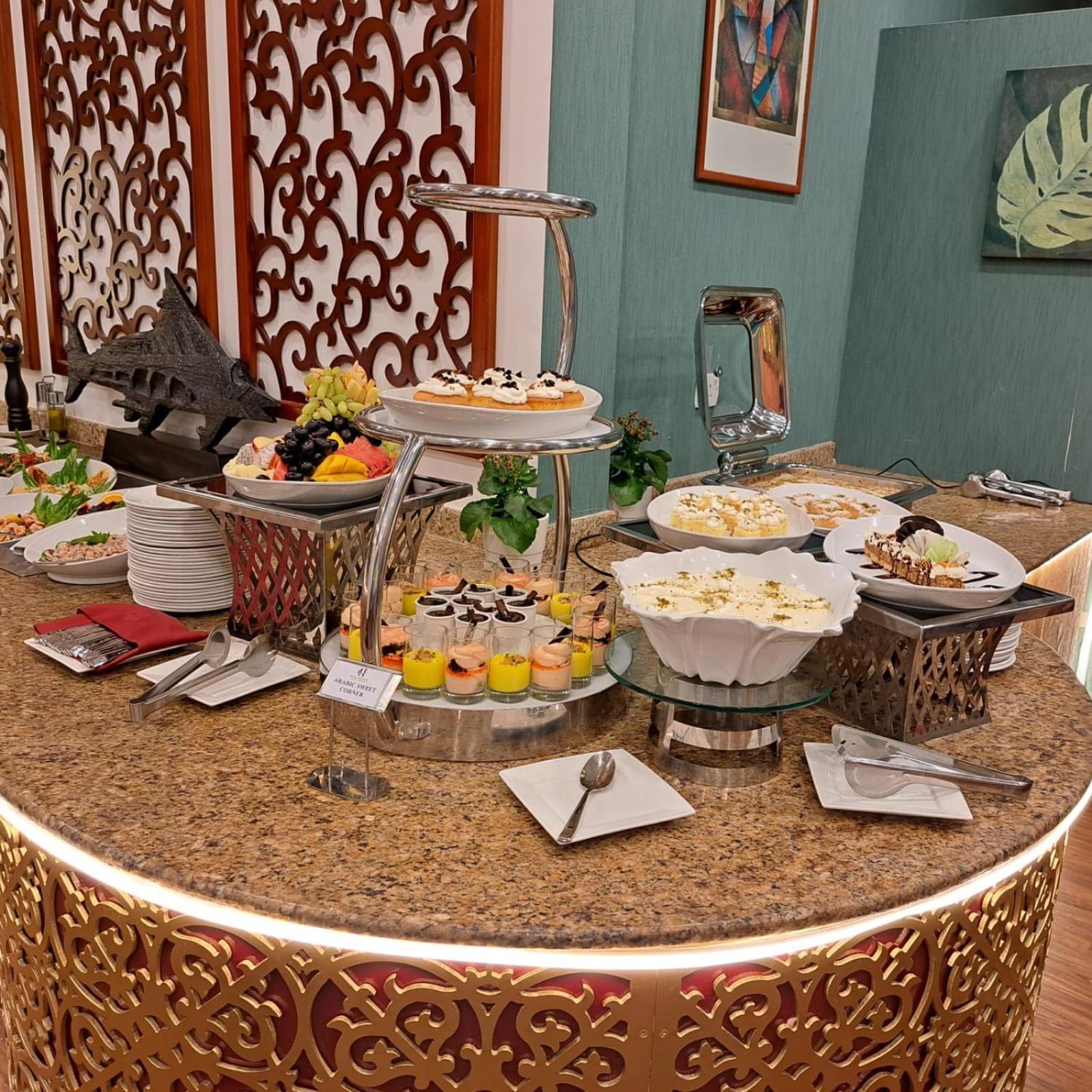 Royal Concorde Hotel & Suite Dubai Buitenkant foto