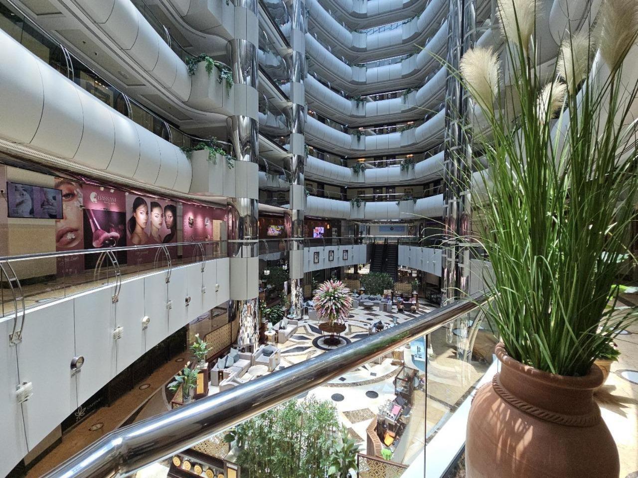 Royal Concorde Hotel & Suite Dubai Buitenkant foto
