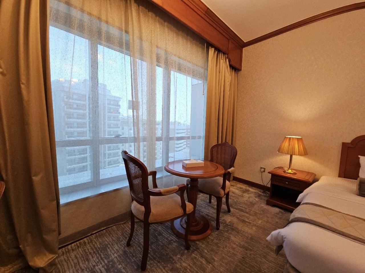 Royal Concorde Hotel & Suite Dubai Buitenkant foto