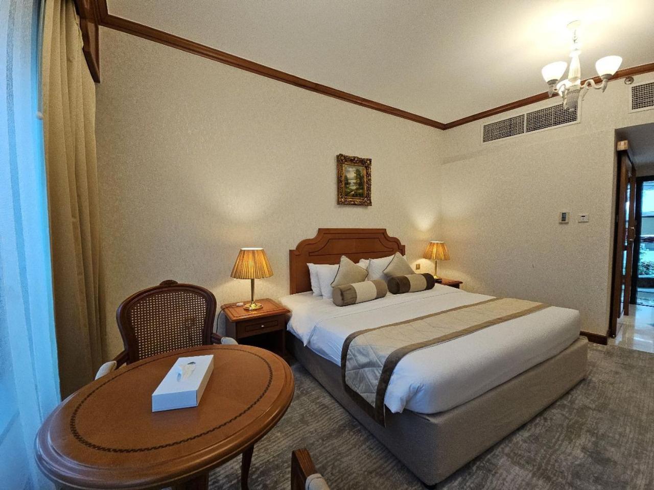 Royal Concorde Hotel & Suite Dubai Buitenkant foto