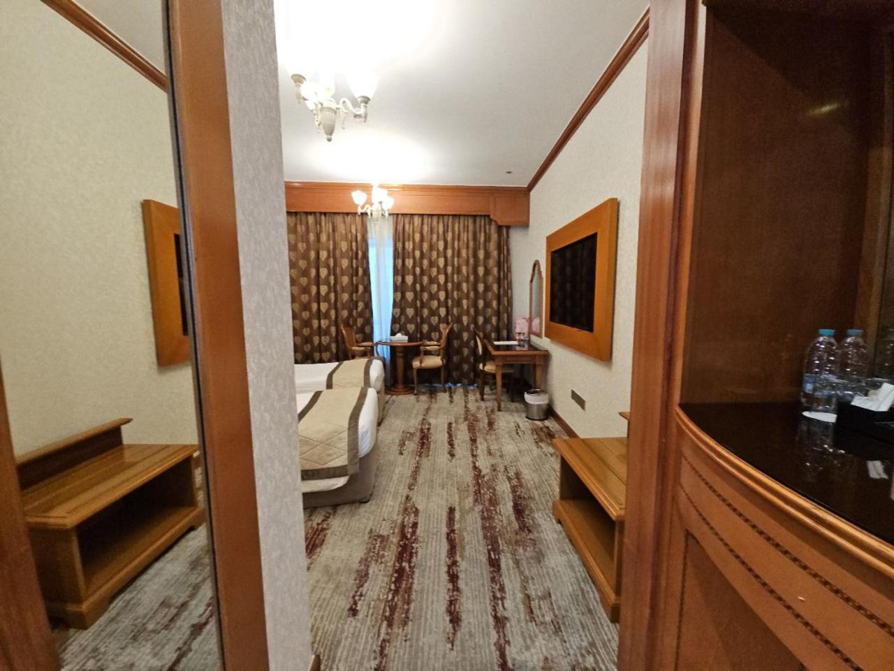 Royal Concorde Hotel & Suite Dubai Buitenkant foto