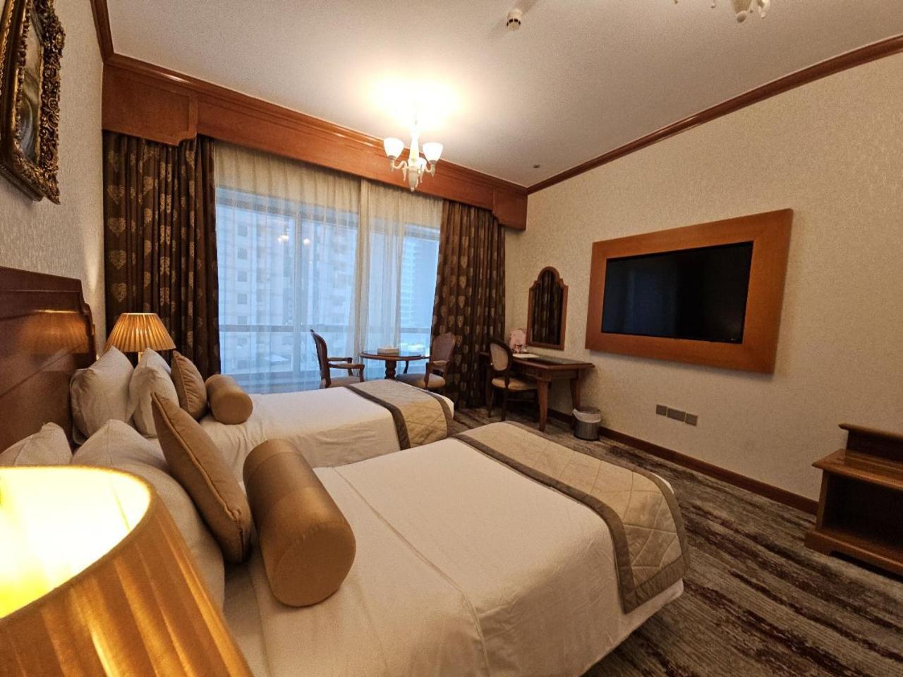 Royal Concorde Hotel & Suite Dubai Buitenkant foto