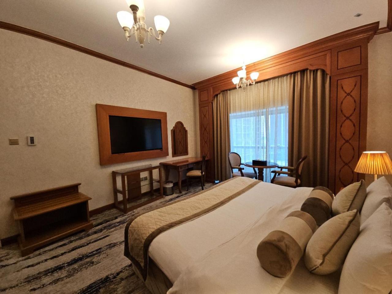 Royal Concorde Hotel & Suite Dubai Buitenkant foto