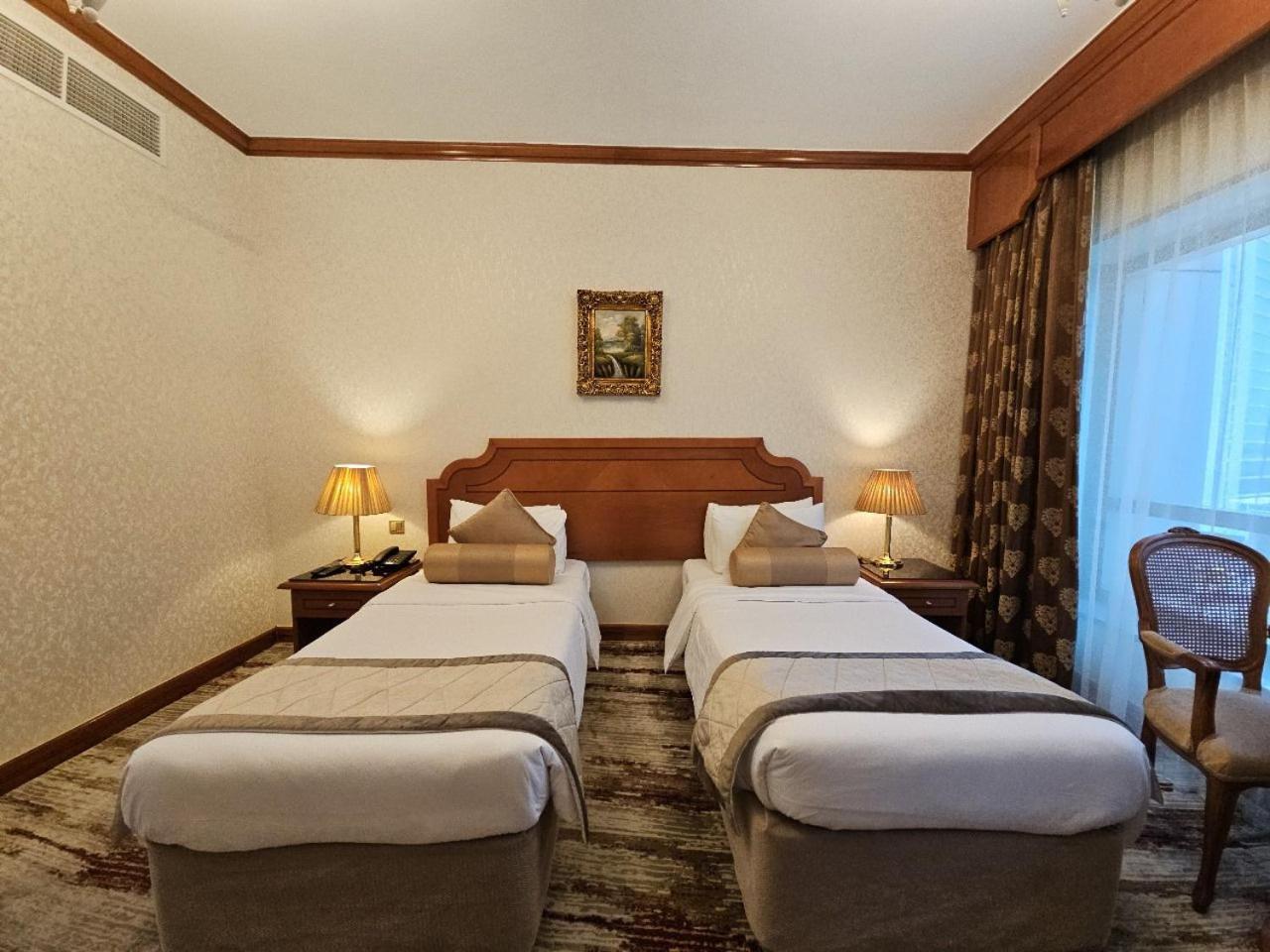 Royal Concorde Hotel & Suite Dubai Buitenkant foto